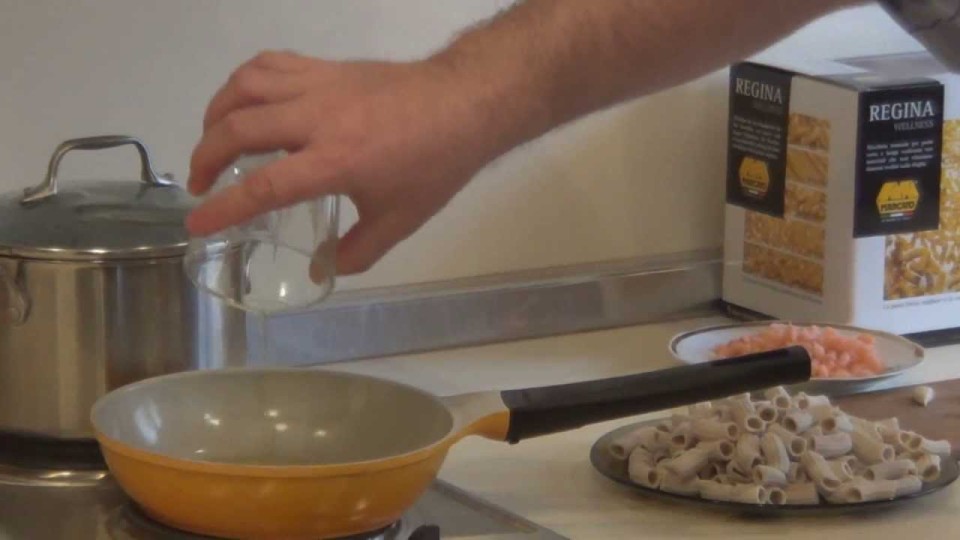 Ригатони с креветками (рецепт балканской кухни).Рецепт приготовления
